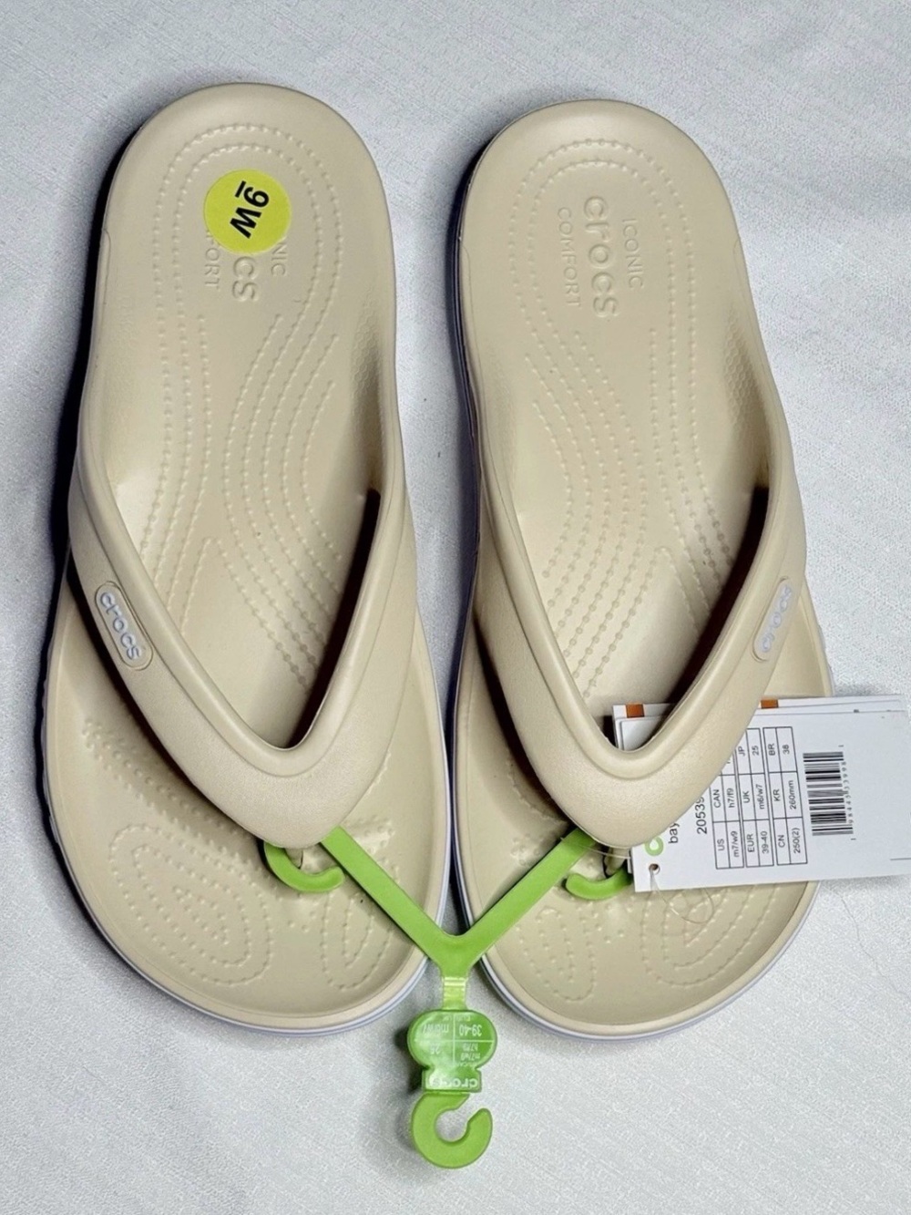 New Crocs Women’s Bayaband Flip Beige Cream Sandals Flip Flip Size 9 - Picture 1 of 6